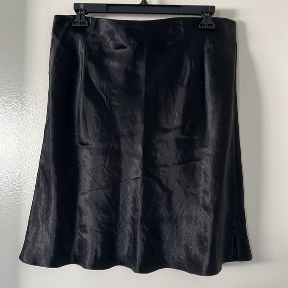 Aritzia Babaton black satin midi skirt size 14/L/XL NWT - Picture 3 of 9